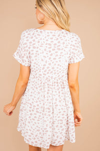 white spotted leopard dress, dress, v-neckline, short sleeves, leopard print, pockets, comfy, stretchy soft fabric, babydoll fit, white