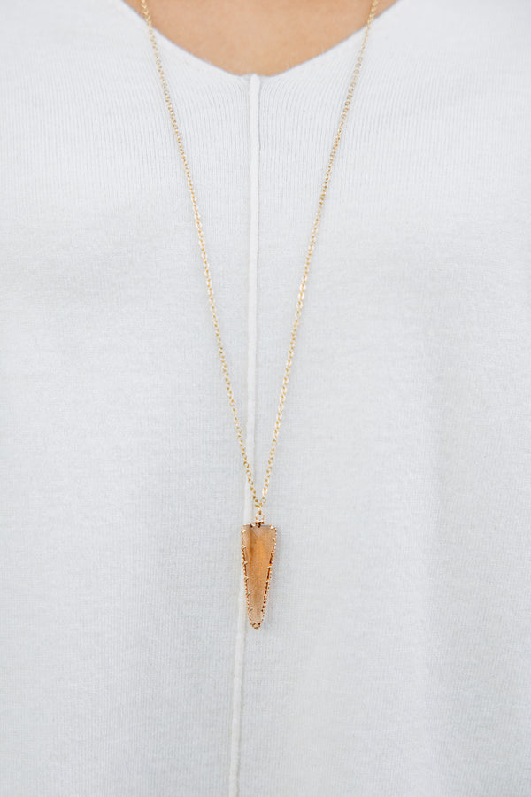 Looking Good Champagne Stone Pendant Necklace