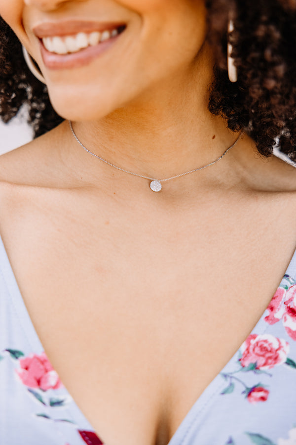 simple silver pendant necklace