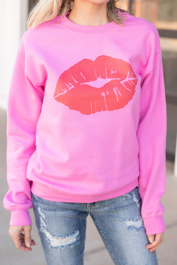 cute kiss graphic sweatshirt